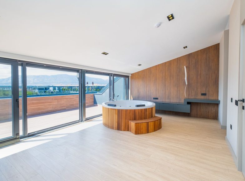 WhatsApp Image 2025-03-15 at 17.50.21 (2)